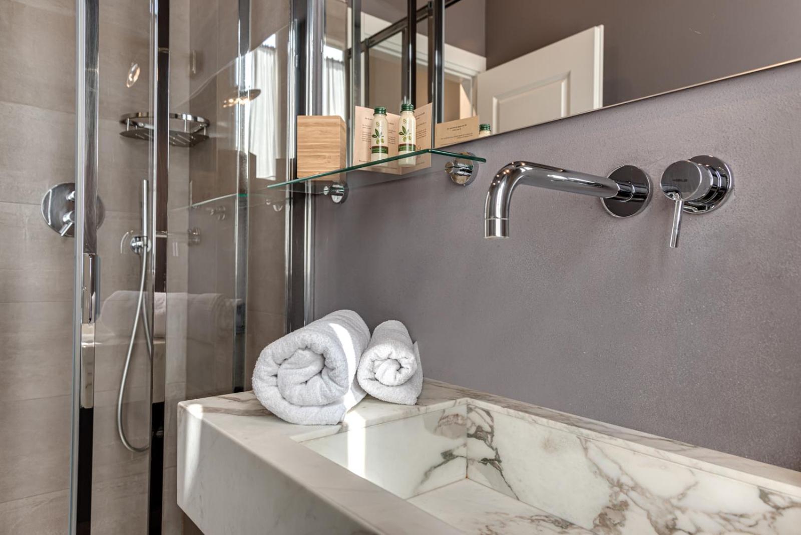 B&B L' Orangerie Пьетразанта Экстерьер фото